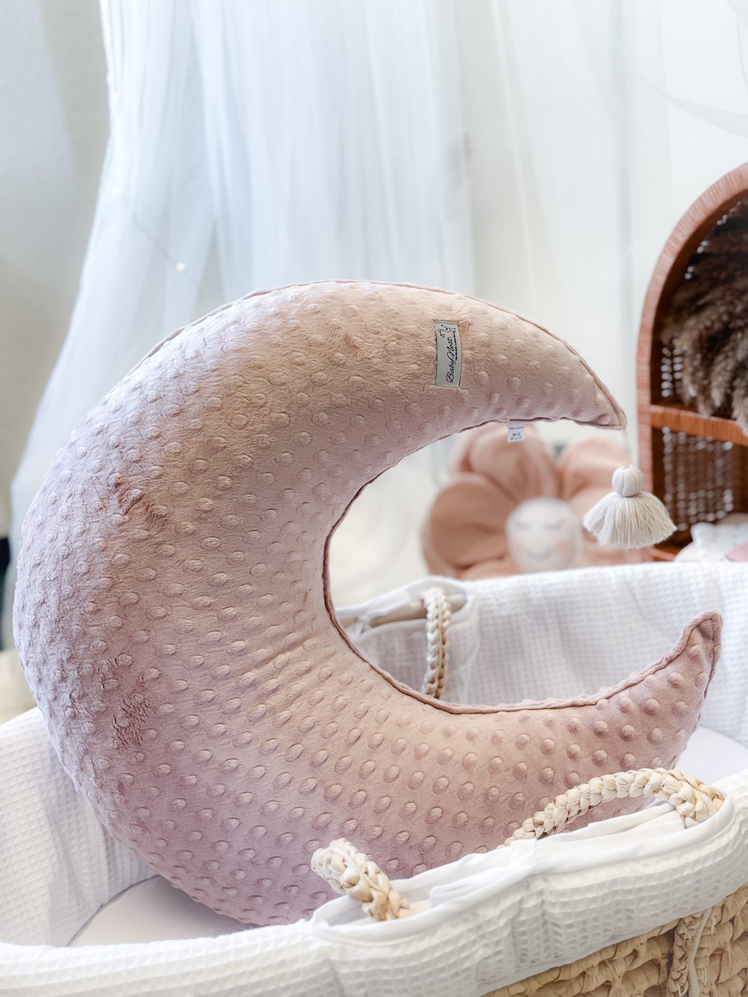 Cuscino per allattamento a mezzaluna | Minky | Rosa Immagine principale