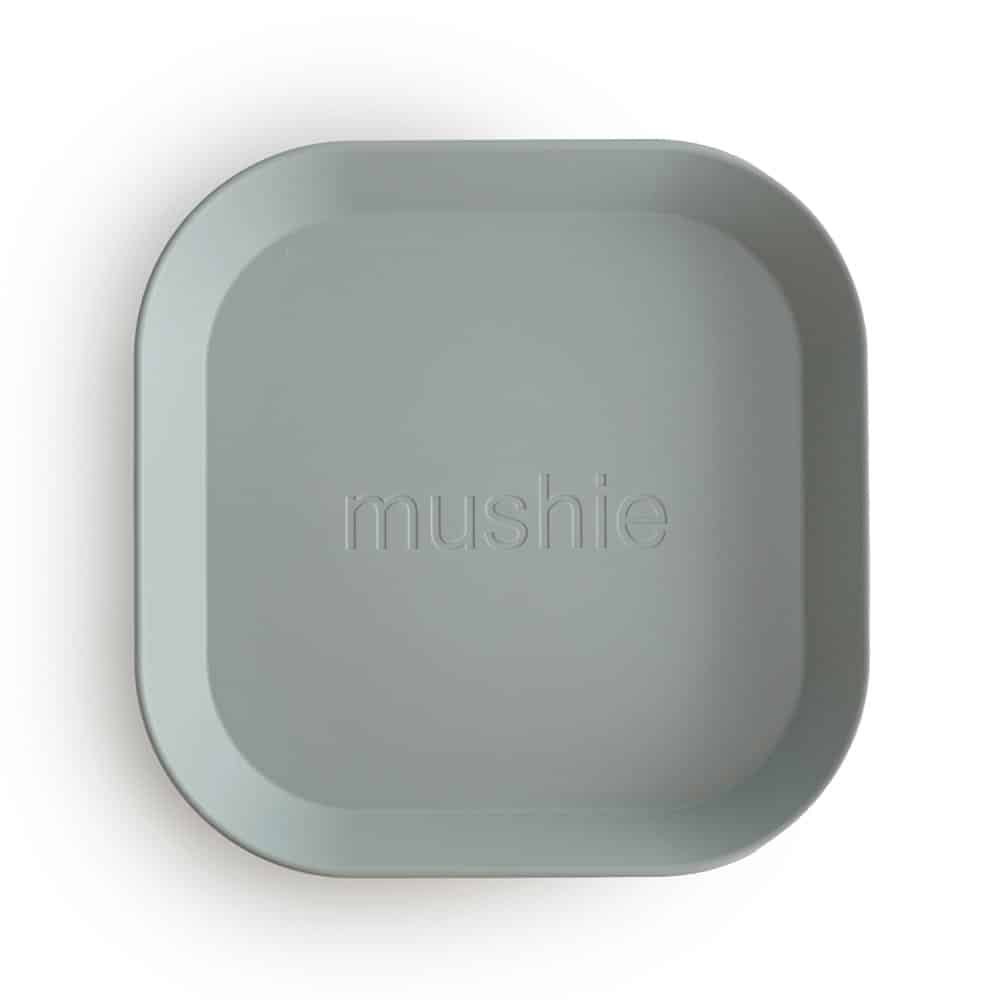 Set di 2 piatti quadrati Mushie color salvia (immagine principale)