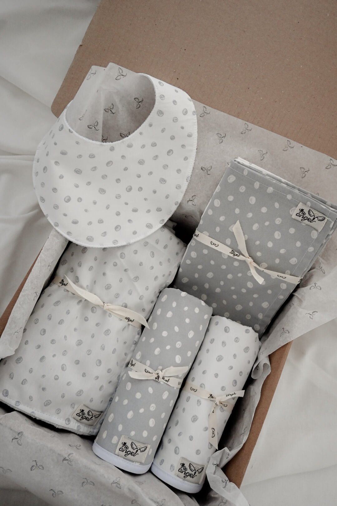 Gift Box 8-piece Set Tiny Dots Main Image
