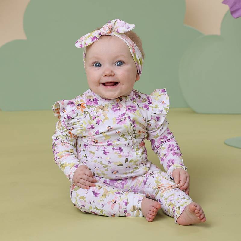 Isla Organic Snuggle Sleepsuit Zip Footie with Frill – Bild 1