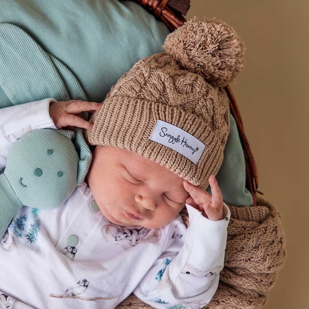 Image principale du bonnet en tricot bio noisette