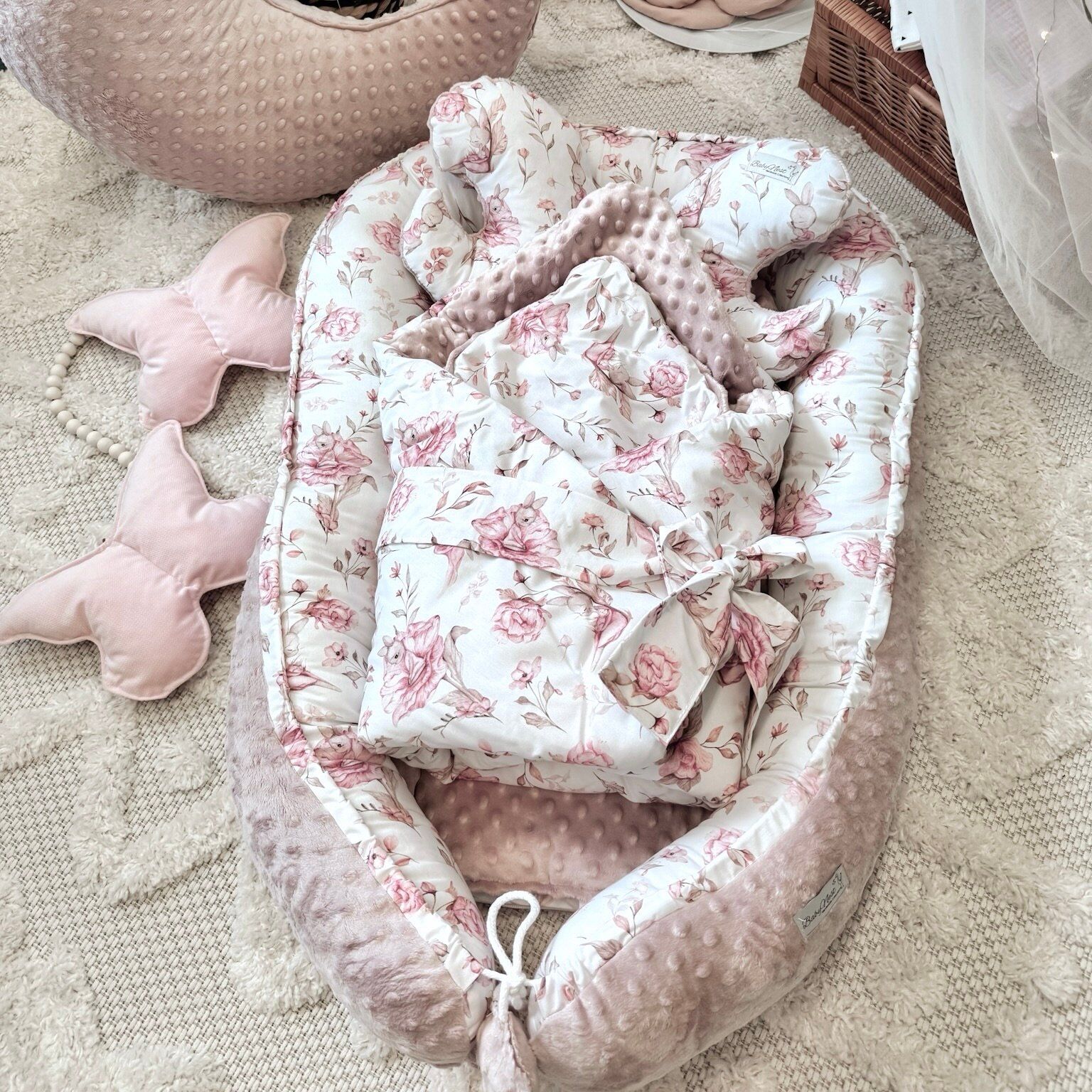 Nid pour bébé haut de gamme 4 pièces Pivoines et Lapin Rose Image principale
