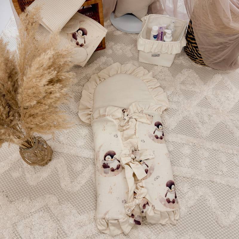 Multifunktioneller Babyschlafsack| Premium Musselin|0-8M|Penguin Fly to the Moon Hauptbild