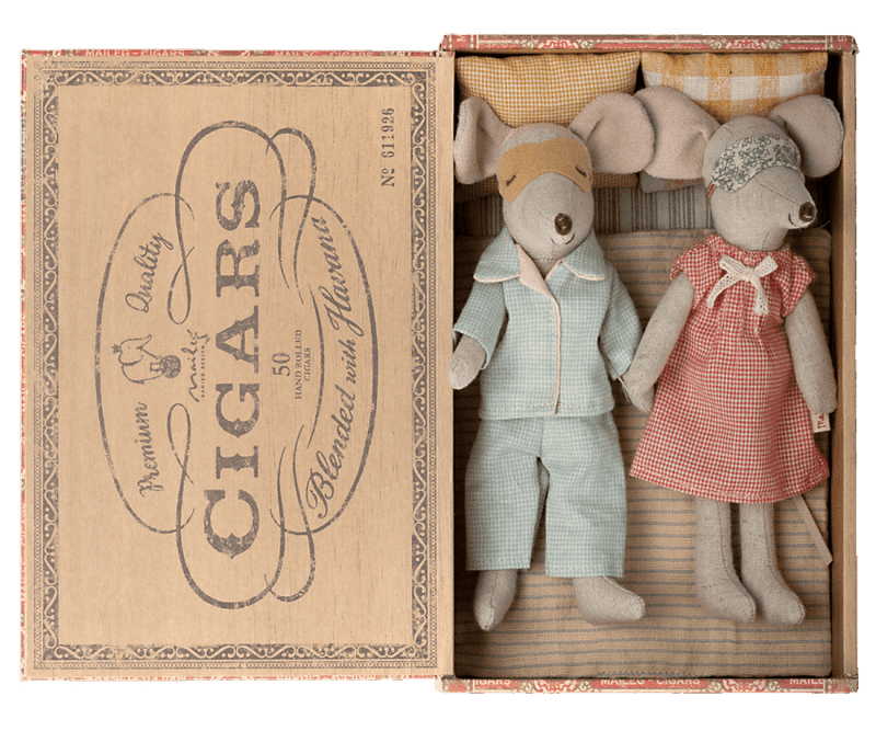 Maileg-Mama and Papa Mice in the Cigar Box Main Image