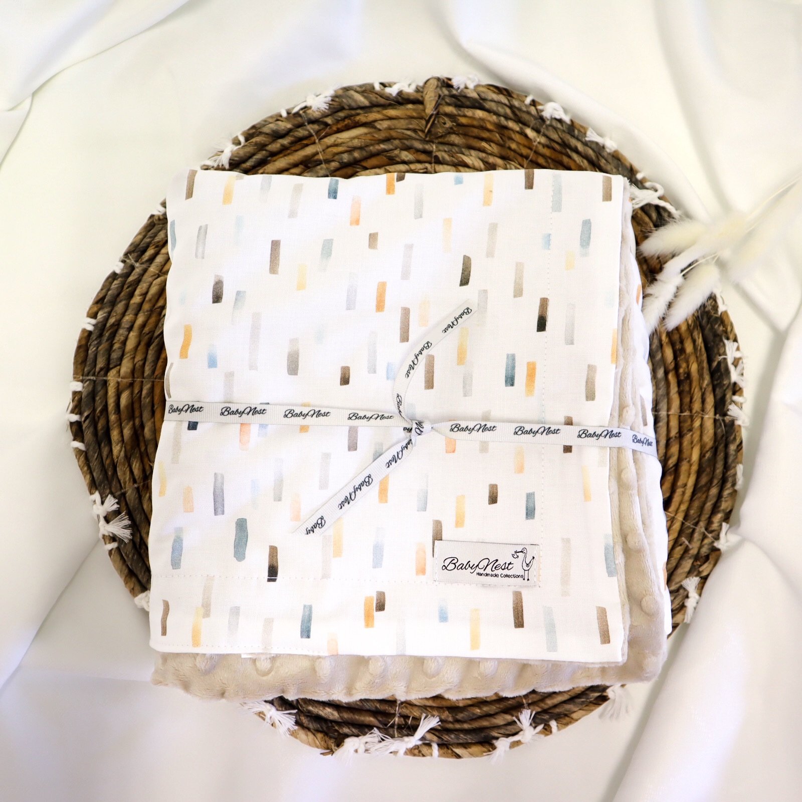 Coperta morbida e soffice in tessuto Minky di alta qualità con coriandoli colorati (immagine principale)