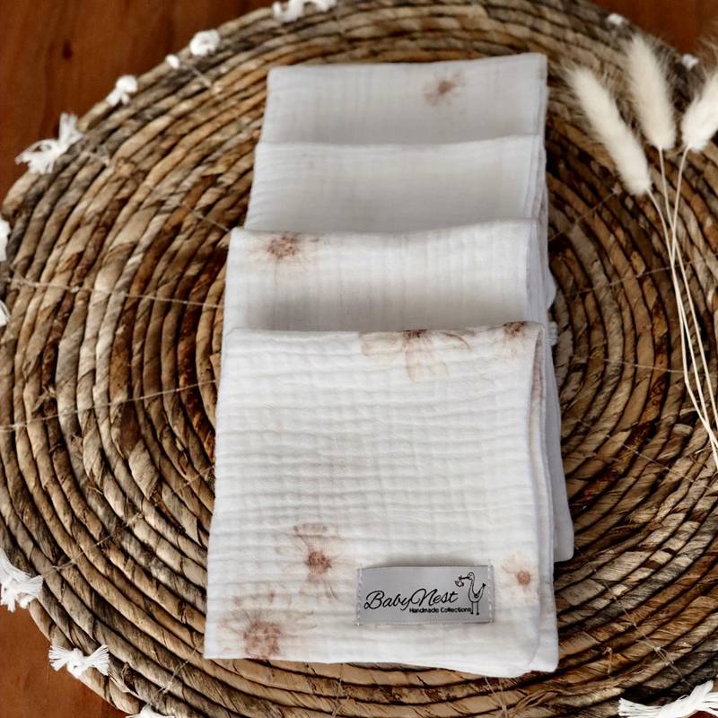 Daisies Premium Muslin Muslin Cloths, Set of 4 (Main Image)